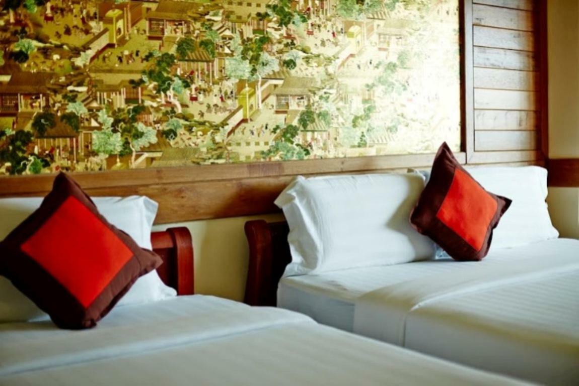 Ease Jomtien Hotel Buitenkant foto