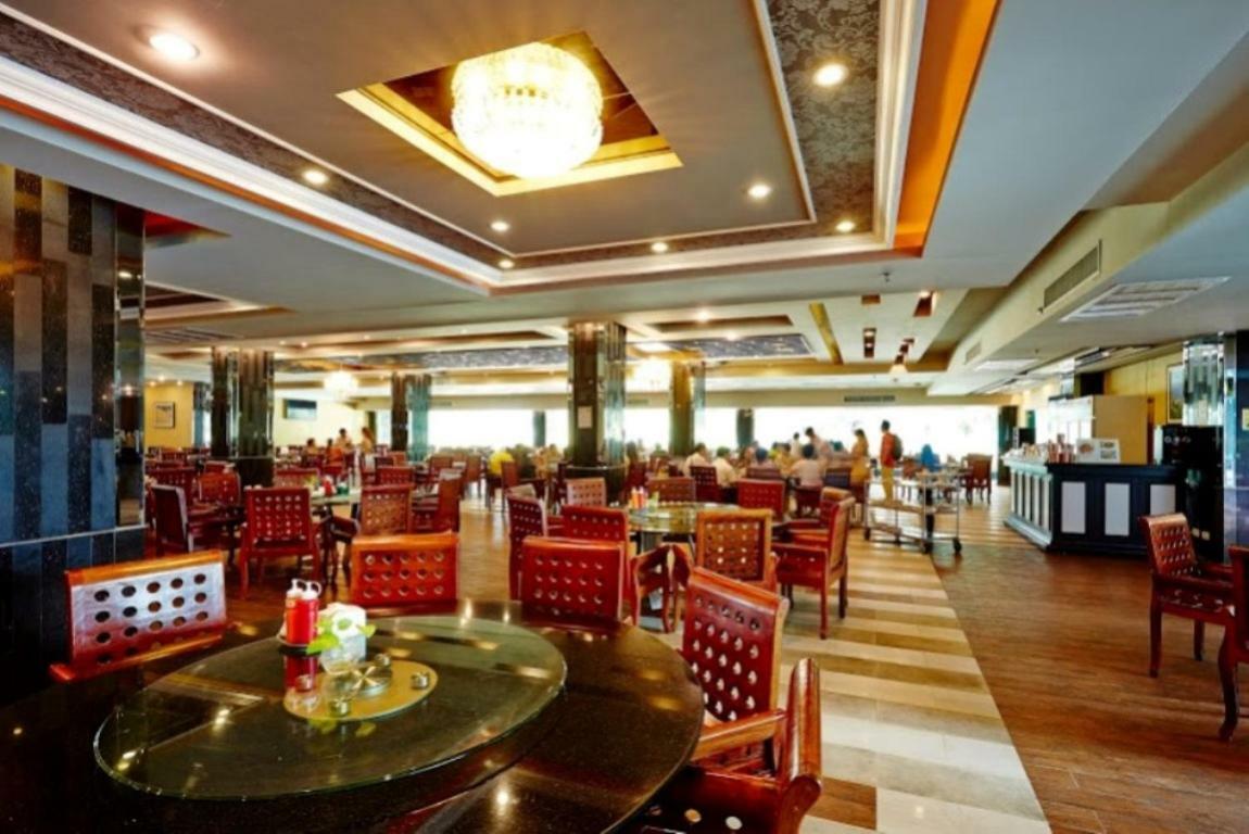 Ease Jomtien Hotel Buitenkant foto