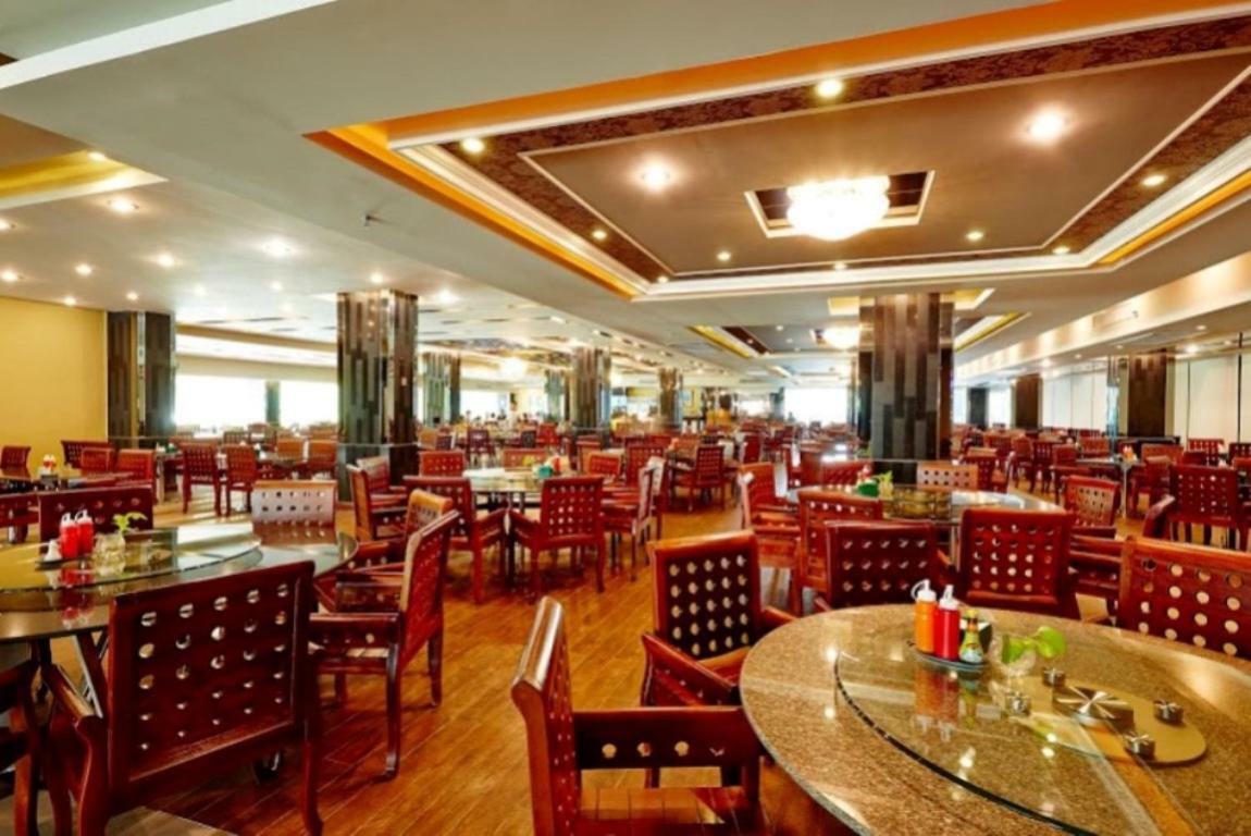 Ease Jomtien Hotel Buitenkant foto