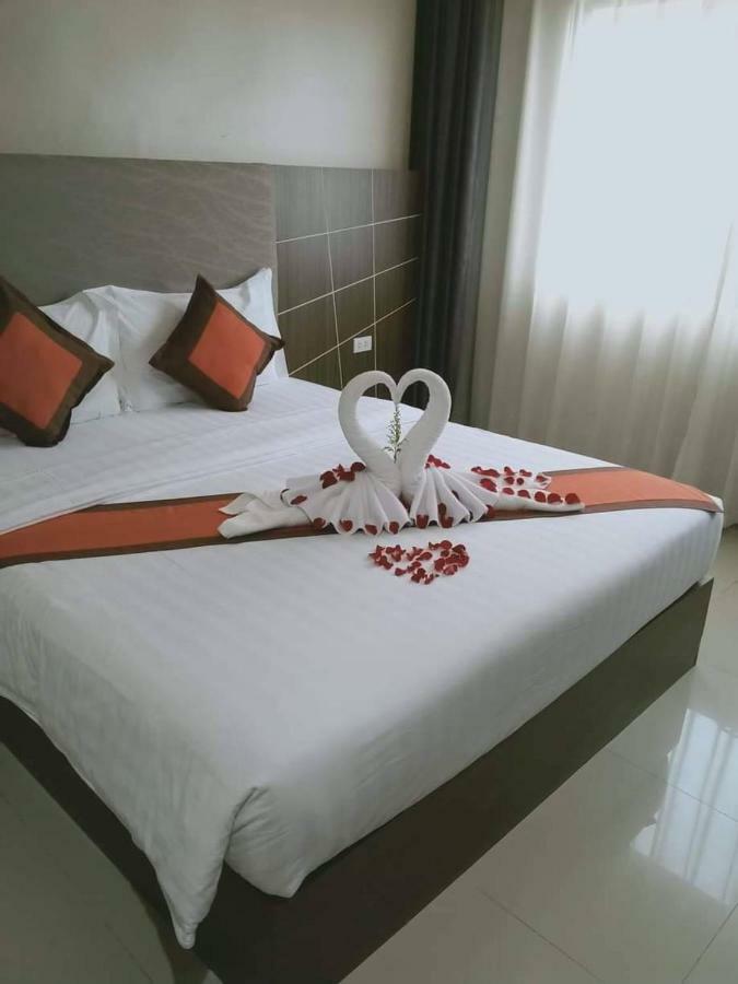 Ease Jomtien Hotel Buitenkant foto