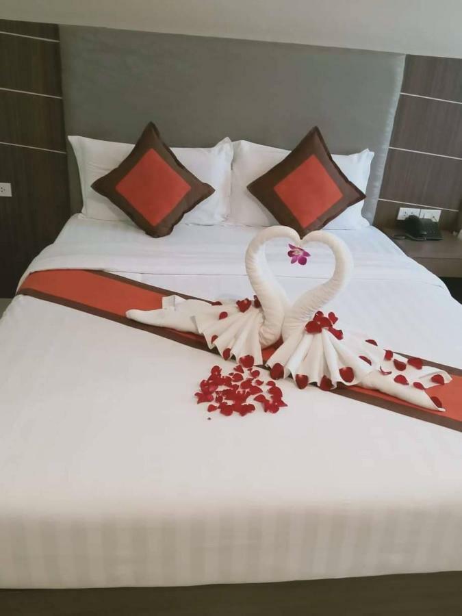 Ease Jomtien Hotel Buitenkant foto